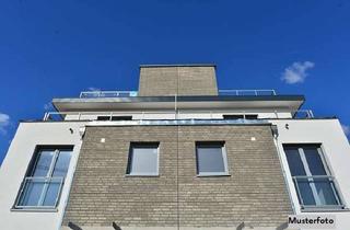 Doppelhaushälfte kaufen in Uhlandstr.. xxxx, 72172 Sulz, Familienfreundliche Einfamilien-Doppelhaushälfte mit Kellergarage - provisionsfrei