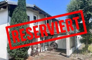 Haus kaufen in 25764 Wesselburen, Vielseitig nutzbares Wohnhaus mit Einliegerwohnung, Garage und Doppelcarport in Wesselburen