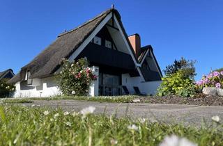 Haus kaufen in 23775 Großenbrode, Vollsaniertes Reetdachhaus mit Meerblick in Top-Lage an der Ostsee!