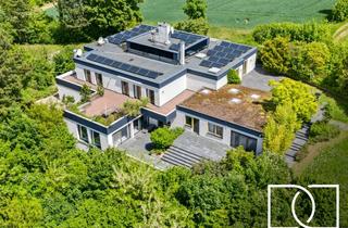 Villa kaufen in 91338 Igensdorf, Alleinlage mit Panoramablick! Luxuriöse Architektenvilla mit Schwimmhalle und 7.847 m² Grundstück