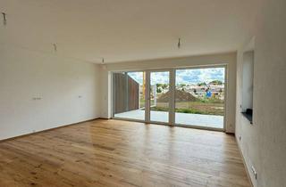 Haus mieten in Pfarrer-Bock-Straße 32, 84069 Schierling, Architekten-Doppelhaushälfte | Galerie | Sichtdachstuhl | Miele-Kochinsel | Erstbezug ab 01.10.2026