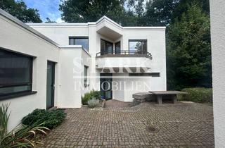 Haus mieten in 61440 Oberursel, **Individuelles Architektenhaus mit Indoorpool, großzügigem Garten und nahe der FIS**