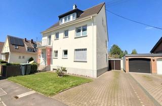 Anlageobjekt in 53859 Niederkassel, Gepflegtes Dreifamilienhaus auf großzügigem Grundstück, in Niederkassel-Rheidt