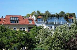Anlageobjekt in Am Burghof xxxx, 60437 Bonames, Dreifamilienhaus mit Garage und 1-2 Außenstellplätzen