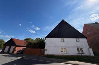 Haus kaufen in 39539 Havelberg, Seltenes Anwesen an der Havel: Zwei Wohnhäuser, Scheune und Doppelgaragen auf 1.460 m²