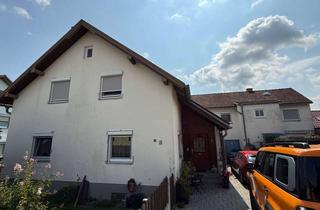Haus kaufen in 94330 Aiterhofen, Seltene Gelegenheit in Aiterhofen: Großes Familiengrundstück mit zwei Wohnhäusern