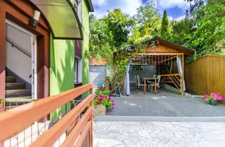Haus kaufen in 97456 Dittelbrunn, Viel Platz für Ihre Wohnideen – freistehendes Haus mit Garten, Garage & zwei möglichen Wohnbereichen