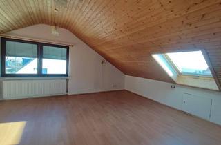 Haus kaufen in 71229 Leonberg, Familientraum mit Potential: Viel Platz und ruhige Lage