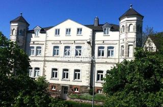 Wohnung mieten in Limburger Str. 25, 35781 Weilburg, Baudenkmal „Robertsburg: Helle 2-Zimmer-DG-Wohnung mit Südbalkon und Schlossblick