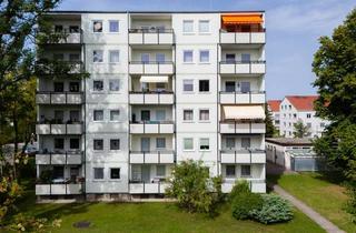 Wohnung kaufen in 82031 Grünwald, Wohnen in Grünwald – gut geschnittene 3-Zimmer-Wohnung mit Balkon, Garage und Hobbyraum