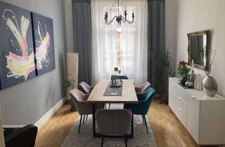 Wohnung kaufen in Gabelsbergerstraße 25, 60389 Nordend-Ost, Wohnen am Günthersburgpark mit Balkon, Stilaltbau