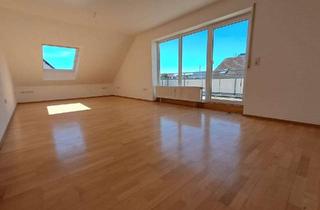 Wohnung kaufen in 89233 Neu-Ulm, Großzügige Dachgeschosswohnung in begehrter Pfuhler Lage