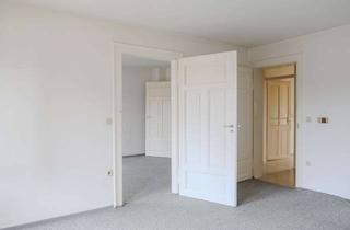 Wohnung kaufen in Lessingstraße 15, 90763 Südstadt, Gepflegte 3-Zimmer-Altbauwohnung mit Denkmal-AfA | Nähe Wiesengrund + Innenstadt