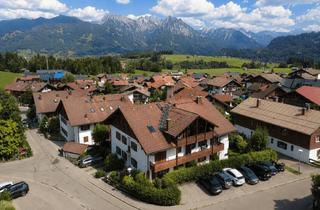 Wohnung kaufen in 87538 Bolsterlang, Großzügige 2-Zimmer-Wohnung mit ca. 150 m² Garten und zwei Terrassen