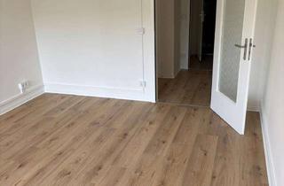 Wohnung mieten in Marktstraße 27-31, 30880 Laatzen, Balkonblick in der 4. Etage: 2-Zimmer-Wohnung in Laatzen (Marktstraße)