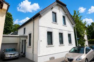 Haus kaufen in Alte Hochheimer Straße 42, 65439 Flörsheim, Exklusive Architektenresidenz mit mediterranem Patio, Wellnessbereich und höchster Privatsphäre