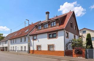 Haus kaufen in 71229 Leonberg, Historisches Ausbauhaus mit Balkon und Hinterhofgarten