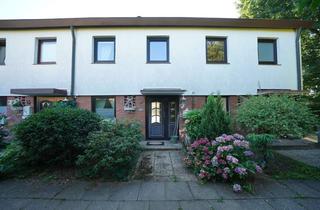 Reihenhaus kaufen in 22175 Bramfeld, Charmantes Mittelreihenhaus mit viel Potenzial in gefragter Lage von Hamburg-Bramfeld