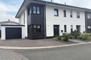Haus kaufen in Böckmanns Feld 21, 33129 Delbrück, 147 qm DHH mit hohen Wohnkomfort, modernem Garten und Garage