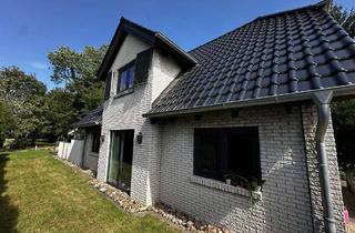 Einfamilienhaus kaufen in 25469 Halstenbek, Vier Zimmer, Kamin und Garten: Einfamilienhaus am Rellinger Ortskern