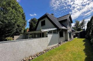 Einfamilienhaus kaufen in 25469 Halstenbek, Vier Zimmer, Kamin und Garten: Einfamilienhaus am Rellinger Ortskern