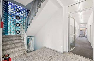 Haus kaufen in 41065 Mönchengladbach, Vom Verwaltungsgebäude zum Wohnkonzept – außergewöhnliche Entwicklungschance in Mönchengladbach