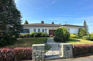 Haus kaufen in 61479 Glashütten, Großzügiger Bungalow mit weitläufigem Garten und viel Privatsphäre in Glashütten