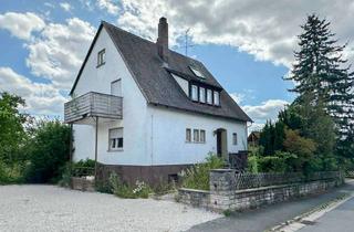 Einfamilienhaus kaufen in 91330 Eggolsheim, Kernsanierungsbedürftiges Einfamilienhaus mit viel Platz und großem Grundstück in Eggolsheim