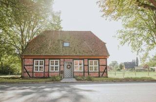 Haus mieten in Hauptstr. 40, 23883 Seedorf, Seedorf - Ein Einfamilienhaus mit Charakter: wer hier vorbeifährt, schaut zweimal hin.