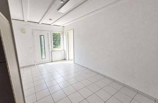 Wohnung mieten in 53859 Niederkassel, Helle 2-Zimmer-Wohnung mit Einbauküche und Stellplatz in Niederkassel