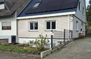 Einfamilienhaus kaufen in 53721 Siegburg, Modernisiertes Einfamilienhaus mit Wärmepumpe, großer PV-Anlage und großzügigem Grundstück