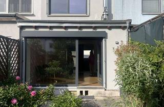 Haus mieten in Camillo-Sitte-Weg 82, 60488 Praunheim, Modernisiertes Ernst May Haus in Praunheim, eigener Garten, von privat