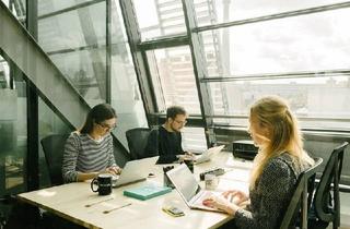 Büro zu mieten in 10178 Berlin, Flexibler Coworking Space mit Fernsehturm-Blick in Berlin Mitte
