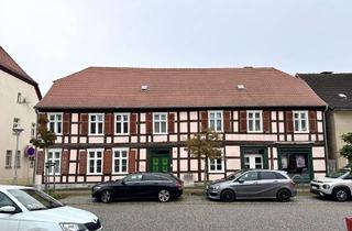 Haus kaufen in 16868 Wusterhausen, Wohnen und vermieten: Repräsentatives Fachwerkhaus direkt am Markt
