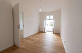 Wohnung kaufen in Sophie-Charlotten-Straße 46, 14059 Charlottenburg, Bezugsfrei – Helle, frisch renovierte 2-Zimmer-Altbauwohnung mit Balkon nahe Lietzensee!
