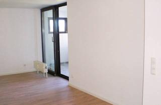 Wohnung kaufen in 71642 Ludwigsburg, Provisionsfrei: Komplett renovierte 2,5-Zimmer-Wohnung mit Balkon Süd, Aufzug – frei ab 01.11.2026