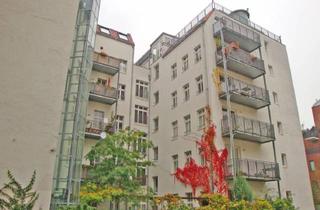 Wohnung kaufen in Schwedter Straße 24, 10119 Prenzlauer Berg, 3-Zimmer-Wohnung mit Balkon in Berlin Mitte - vermietet