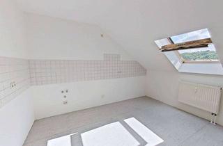 Wohnung mieten in Wittigstraße, 01662 Meißen, Geräumige 2-Zimmer-Dachgeschosswohnung mit Wannenbad und großer Küche in Cölln