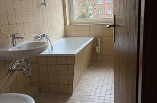 Wohnung mieten in Hansestr. 151, 23558 St. Lorenz Süd, Gut geschnittene 2-Zimmer Wohnung im 1. OG mit Balkon und Gartenmitbenutzung - ab dem 01.11.2026