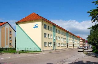 Wohnung mieten in Dr.-M.-Luther-Straße 48, 39218 Schönebeck, Seniorengerechte 2-Raum Wohnung mit Laubengang!