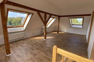 Wohnung mieten in Bahnhofstr. 61, 08297 Zwönitz, Helle 84 m² Maisonette-Wohnung mit großem Balkon, Dachgeschoss und sichtbaren Holzbalken