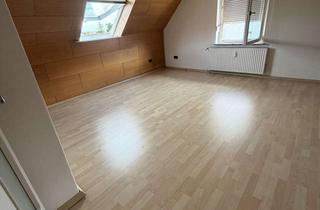 Wohnung mieten in Altmarkstraße 20, 38110 Bienrode, Helle Dachgeschosswohnung für Kreative mit viel Gestaltungsspielraum in Bienrode