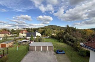 Wohnung mieten in Äußere Zittauer Straße 45, 02708 Löbau, Gemütliche, helle 2-Raumwohnung im 2. OG mit Ausblick, Tageslicht-Wannenbad & Stellplatzmöglichkeit!