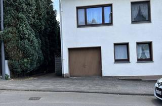 Garagen mieten in Hackestraße 11, 42349 Cronenberg, Einzelgarage in ruhiger Lage von Wuppertal-Cronenber