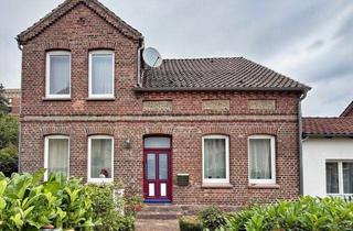 Haus kaufen in 29221 Celle, Zweifamilienhaus mit großem Grundstück in Celle-Neuenhäusen