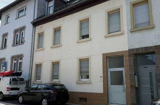 Haus kaufen in 76646 Bruchsal, Attraktives 3-Familienhaus in Bruchsal – solide Kapitalanlage mit Potenzial