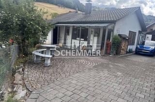 Einfamilienhaus kaufen in 79183 Waldkirch, Freistehendes Einfamilienhaus am Bächle mit großem Garten und Garage