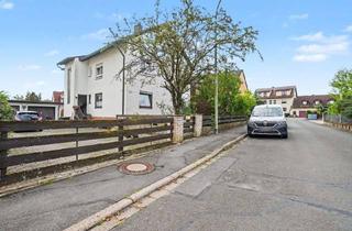 Haus kaufen in 91353 Hausen, Ideal für Mehrgenerationenwohnen – Vermietetes Zweifamilienhaus mit viel Platz in Hausen