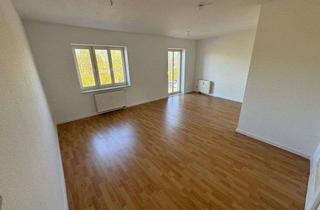 Wohnung mieten in Scherbergplatz, 08371 Glauchau, 3-Zimmer-Wohnung im 1. Obergeschoss mit Balkon in Glauchau