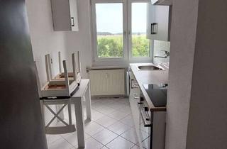 Wohnung mieten in Feuerwehrstraße, 04567 Kitzscher, Lichtdurchflutete 2-Zimmer-Wohnung mit Balkon, Einbauküche & Blick ins Grüne in Kitzscher
